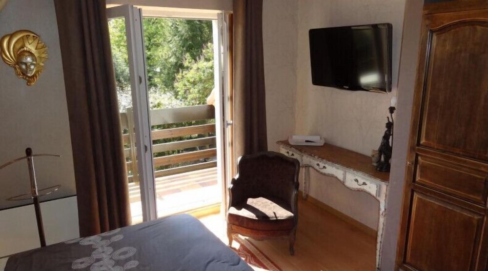 Le Chalet de la Hulotte, Chambre d'Hôtes à Thélus