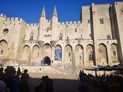 GITES LA CHENERAIE LOCATION SAISONNIERE ENTRE VENTOUX ET LUBERON, Location de Vacances à La Roque-sur-Pernes