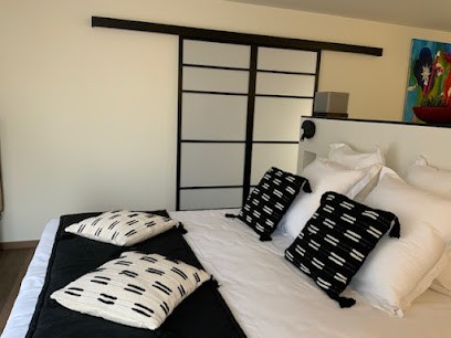 2 À 2 - Maisons d'hôtes de charme avec Spa et jardin privatifs, Chambre d'Hôtes à Montélimar