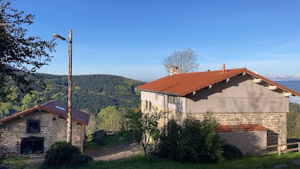 chambres et tables d'hôtes la source d'en haut, Chambre d'Hôtes à Valcivières