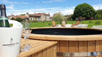 La Grange De Jeanne, Maison d'Hôtes à Rancon