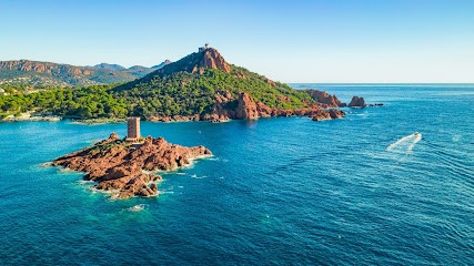 HOME CONCEPT, Location de Vacances à Saint-Romain-le-Puy