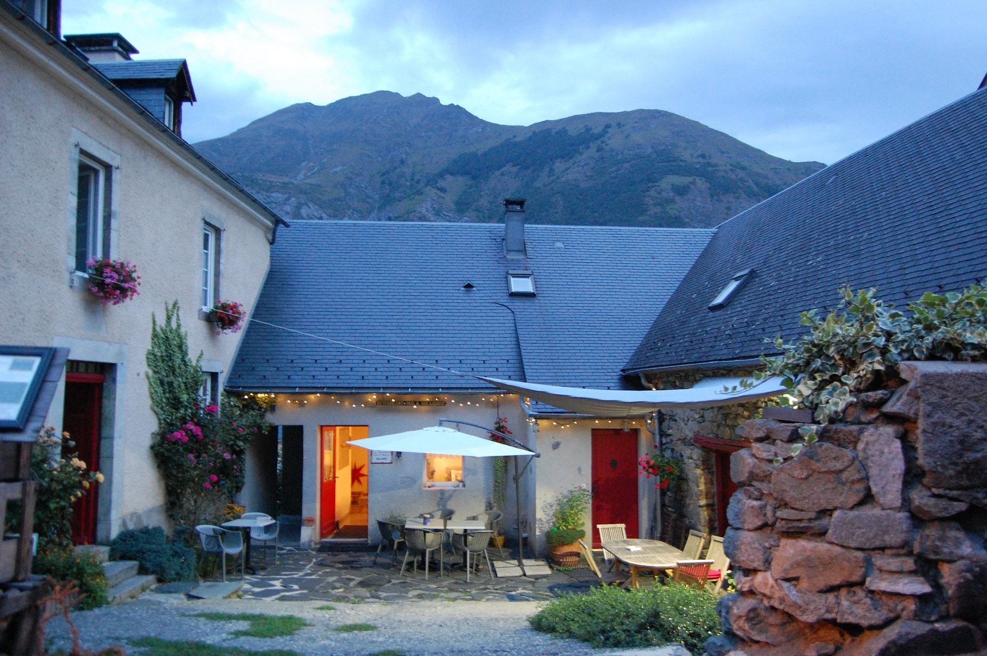 Gîte La Maisonnée - Restaurant - Buvette, Chambre d'Hôtes à Sazos