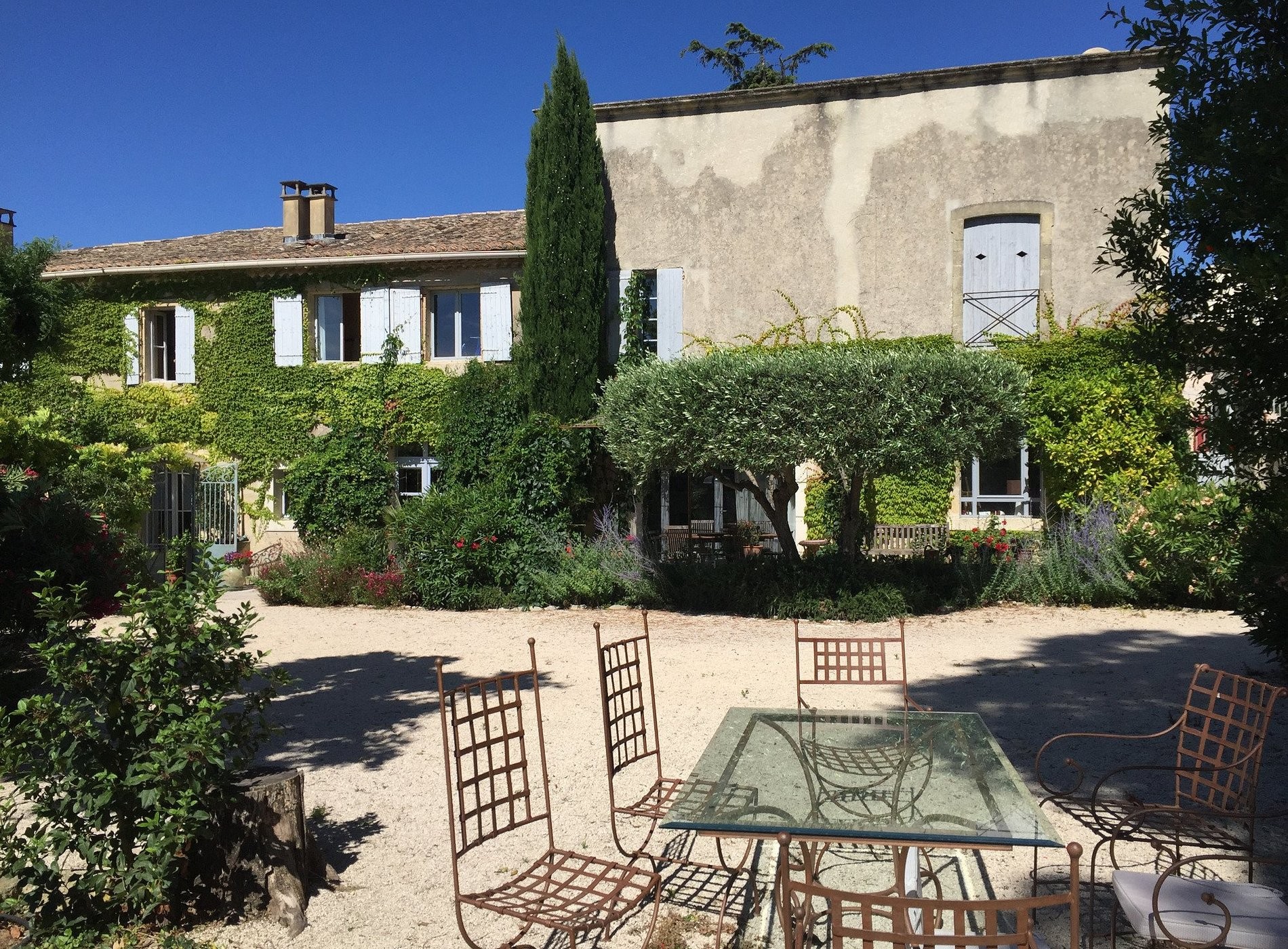 Maison D'Hotes Le Cedre, Chambre d'Hôtes à Aigues-Vives