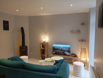 Gîte La Maison Du Gardien, Location De Vacances à Marcillac-Vallon