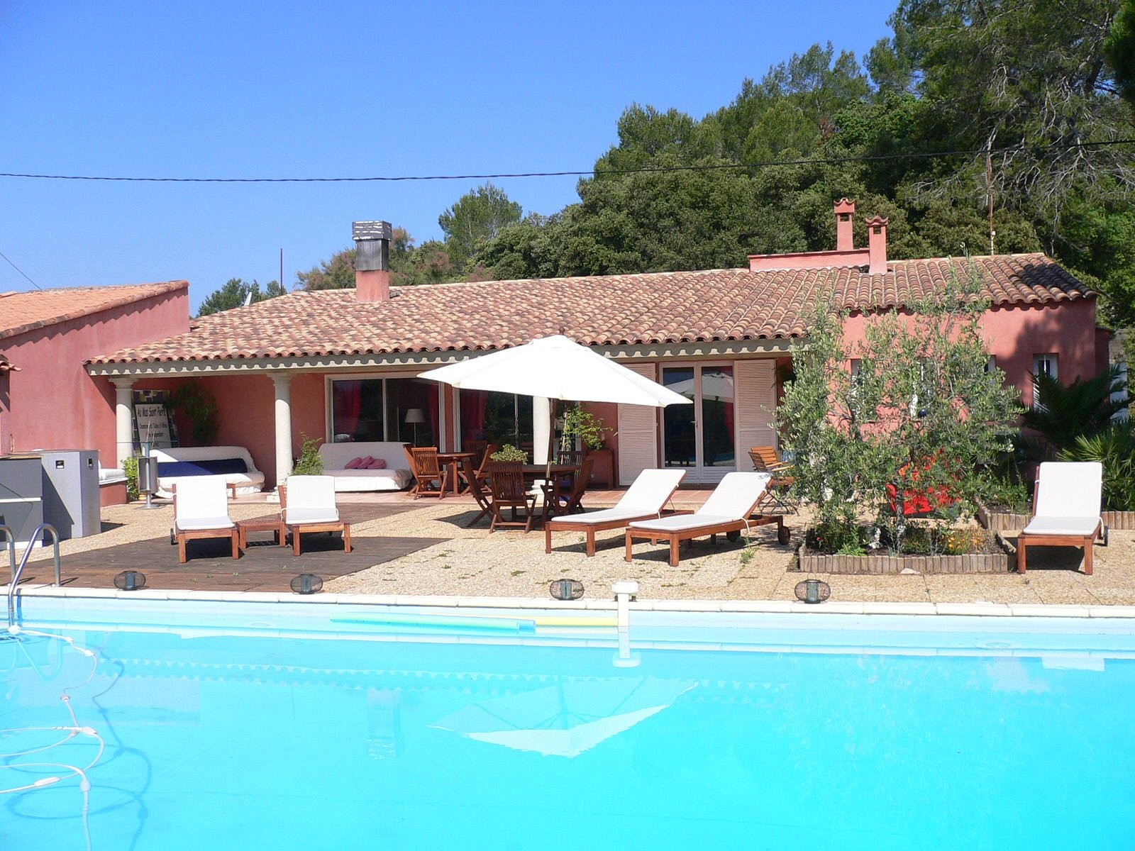 Au Mas Saint Pierre, Chambre d'Hôtes à Pignans