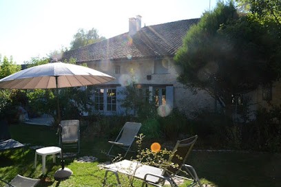 Gite La Forge, Location de Vacances à Saint-Front-la-Rivière