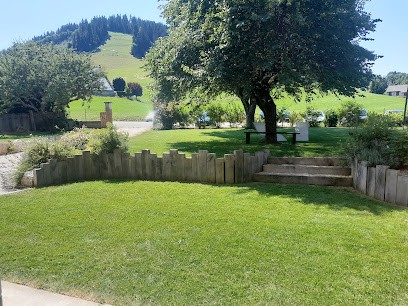 Le petit Claret: Gite 6 personnes avec jardin, proche des pistes de ski, chemin de Randonnée/VTT Parc du Vercors en Isère, Location de Vacances à Autrans-Méaudre en Vercors