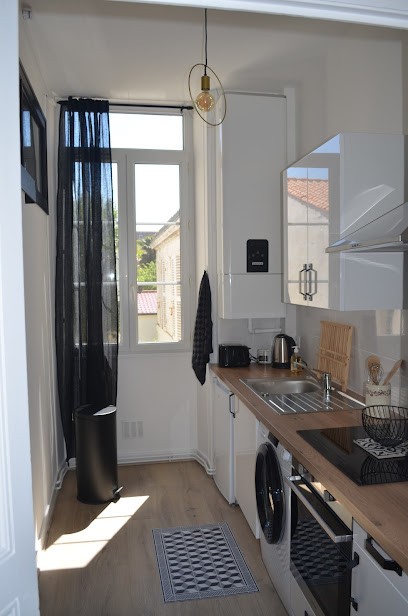 Le Studio de Méli, Location de Vacances à Rochefort