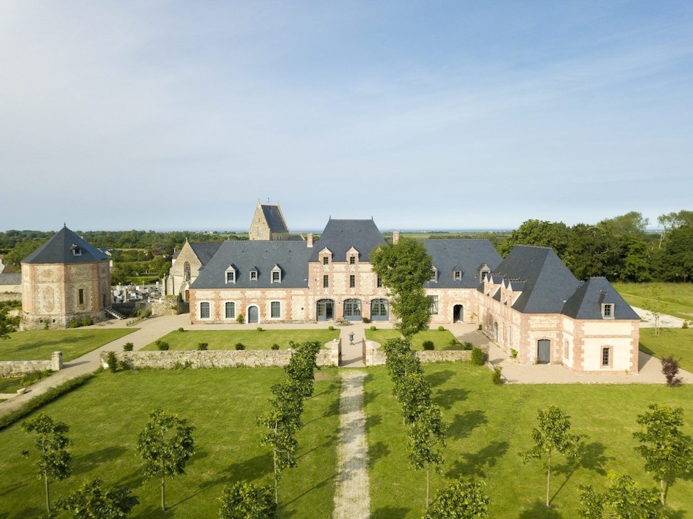 Pierres D'histoire - Le Domaine De Ravenoville, Location De Vacances à Sainte-Mère-Église