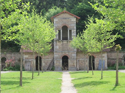 Domaine Chateau De Digoine, Bed & Breakfast And 2 Luxury Holiday Homes, In Rural Burgundy Bourgogne, Chambre d'Hôtes à Saint-Martin-de-Commune