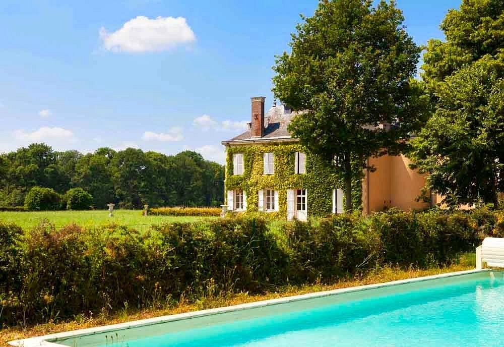Château Des Lutz, Chambre d'Hôtes à Daon