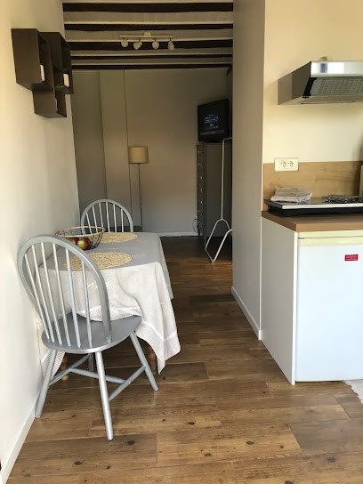 Studio De La Porte De Samois, Location de Vacances à Moret-Loing-et-Orvanne