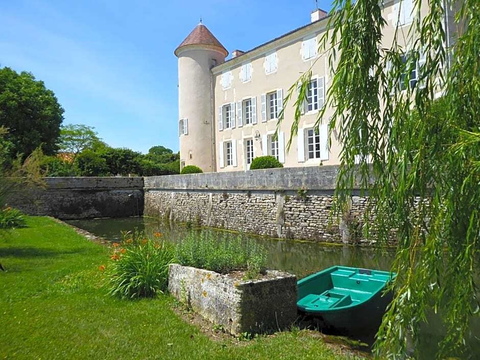 Château d'Annezay, Chambre d'Hôtes à Annezay