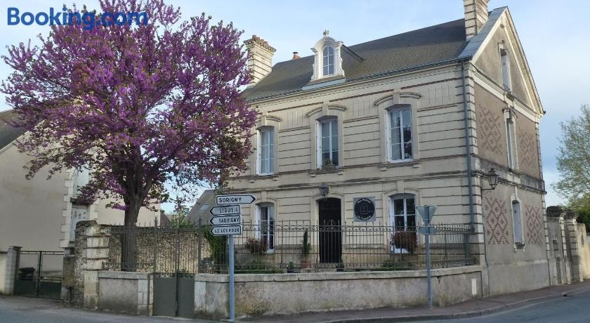 Une Maison En Touraine, Chambre d'Hôtes à Saint-Branchs