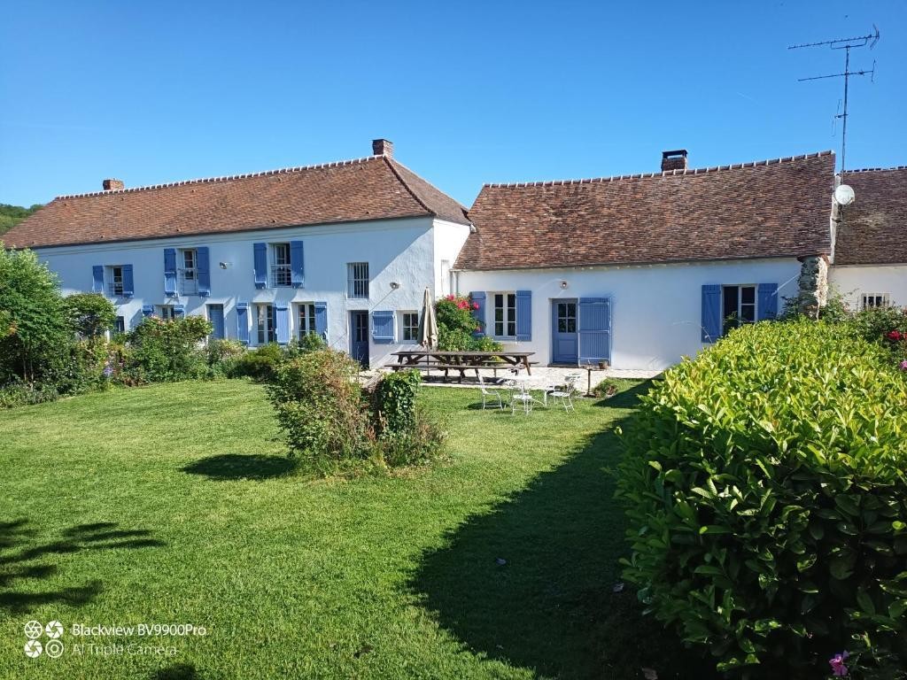 Le Champ De L'eau, Chambre d'Hôtes à Crécy-la-Chapelle