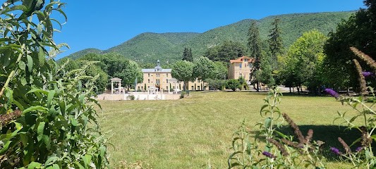 Domaine du Château des Gipières (Géré par les Propriétaires), Location de Vacances à Montbrun-les-Bains