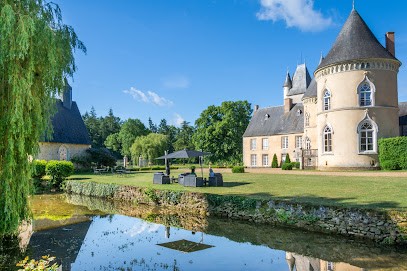 Castle Vaulogé, Chambre d'Hôtes à Fercé-sur-Sarthe
