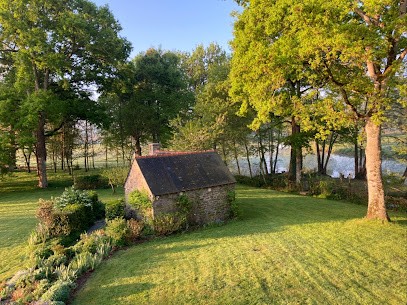 Au Pont Ricoul, Chambre d'Hôtes à Lanhélin