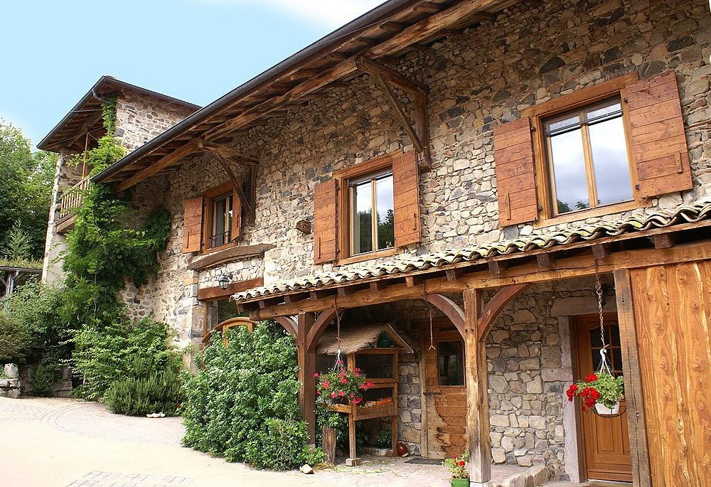 Ferme du planet, guest houses, Chambre d'Hôtes à Monsols