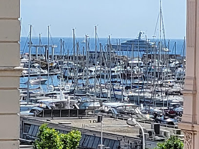 Appartement Le First Cannes, Location De Vacances à Cannes