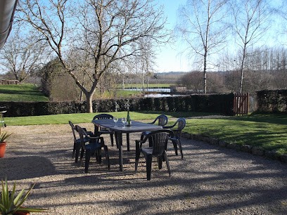 La Germondière, Self catering accommodation with fishing lakes/Gites de Peche, Location de Vacances à Secondigny