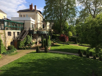 Treyves sur Loir, Maison d'Hôtes à Seiches-sur-le-Loir
