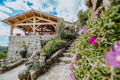La Calade Chambres D'hôte Et Espace Bien-être, Piscine, Chambre d'Hôtes à Chirols
