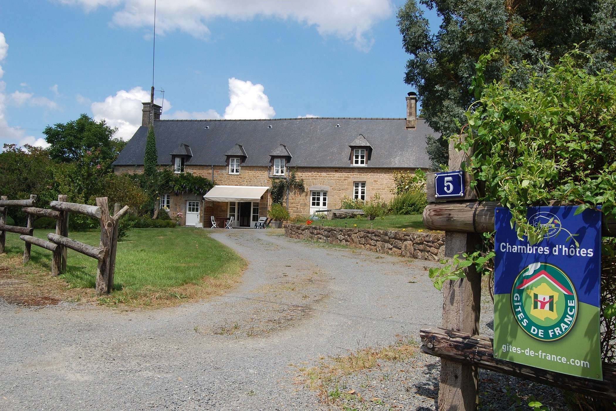 Chambre d'hôtes Le Pont Saint Michel, Chambre d'Hôtes à Maen Roch