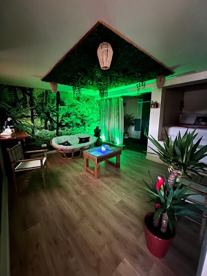 Le Maquis Rooms: love room avec SPA/Bain à remous, week-end amoureux insolite dans le parc Sainte-Baume proche Aubagne Var, Chambre d'Hôtes à Plan-d'Aups-Sainte-Baume