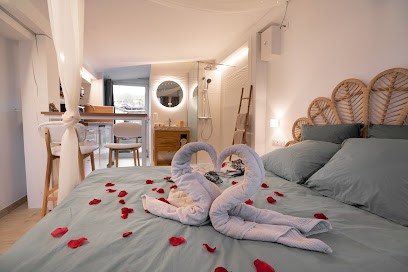 Lovina Love Room avec Jacuzzi, Chambre d'Hôtes à Velaux
