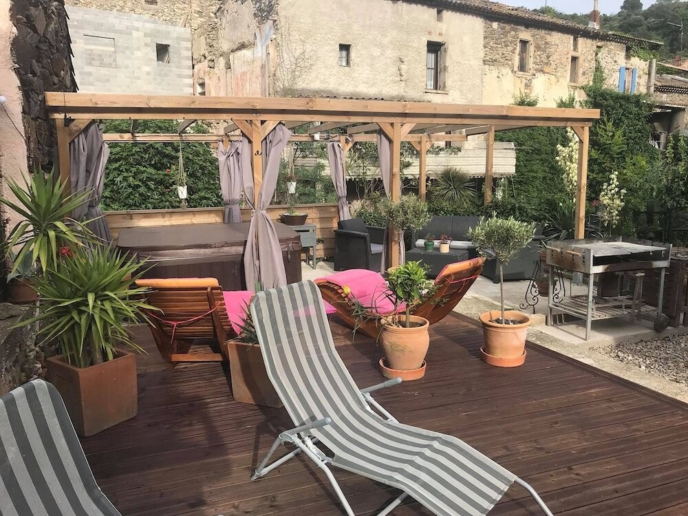 Chez Amis B&B, Chambre d'Hôtes à Saint-Nazaire-de-Ladarez