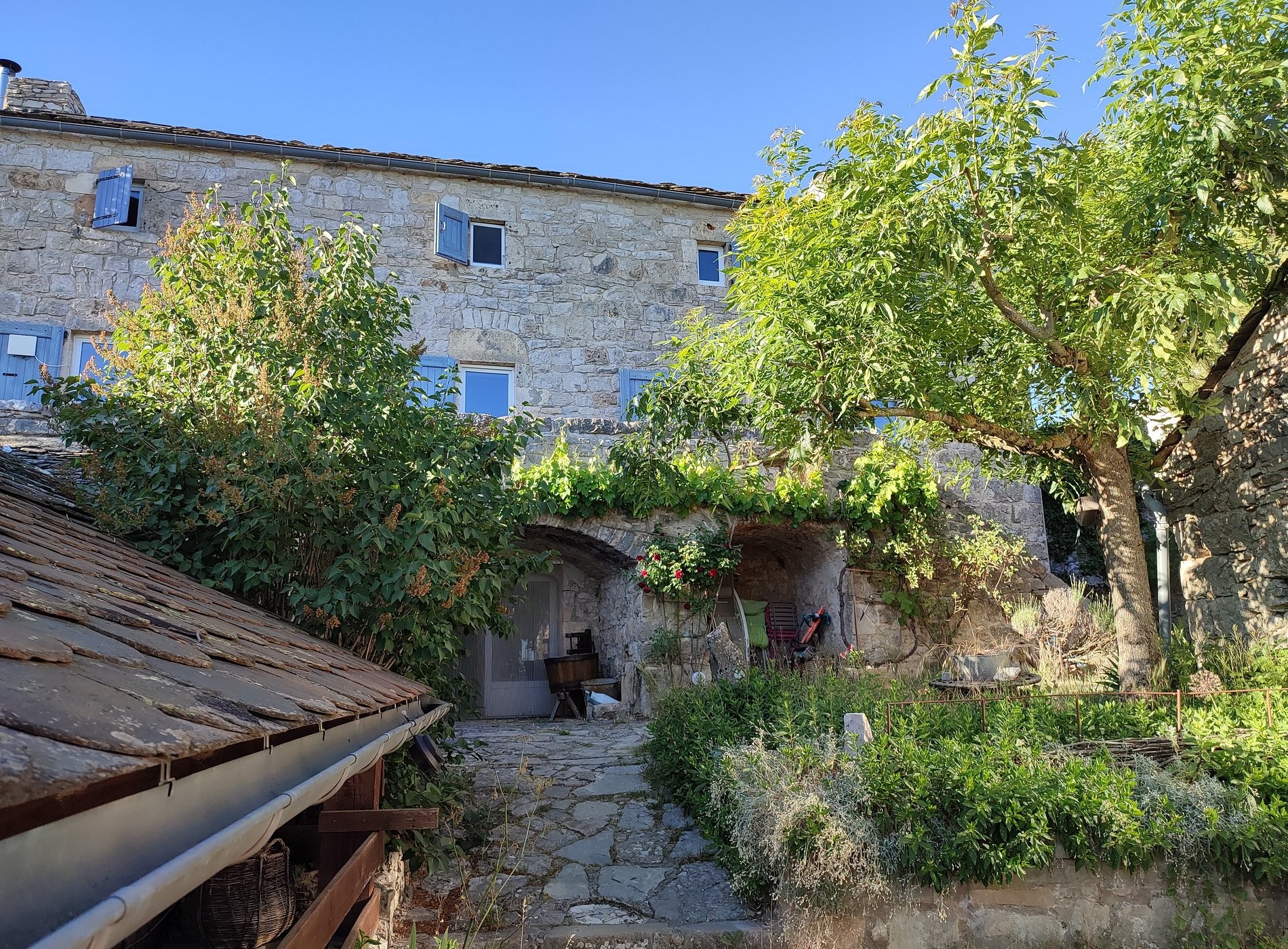 Le gîte de La Doline séjours Naturoline, Chambre d'Hôtes à Hures-la-Parade
