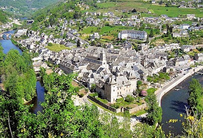 Gite L'Oustalou - Gîte 2 ** - Entraygues Entre Lot Et Truyère, Location de Vacances à Entraygues-sur-Truyère