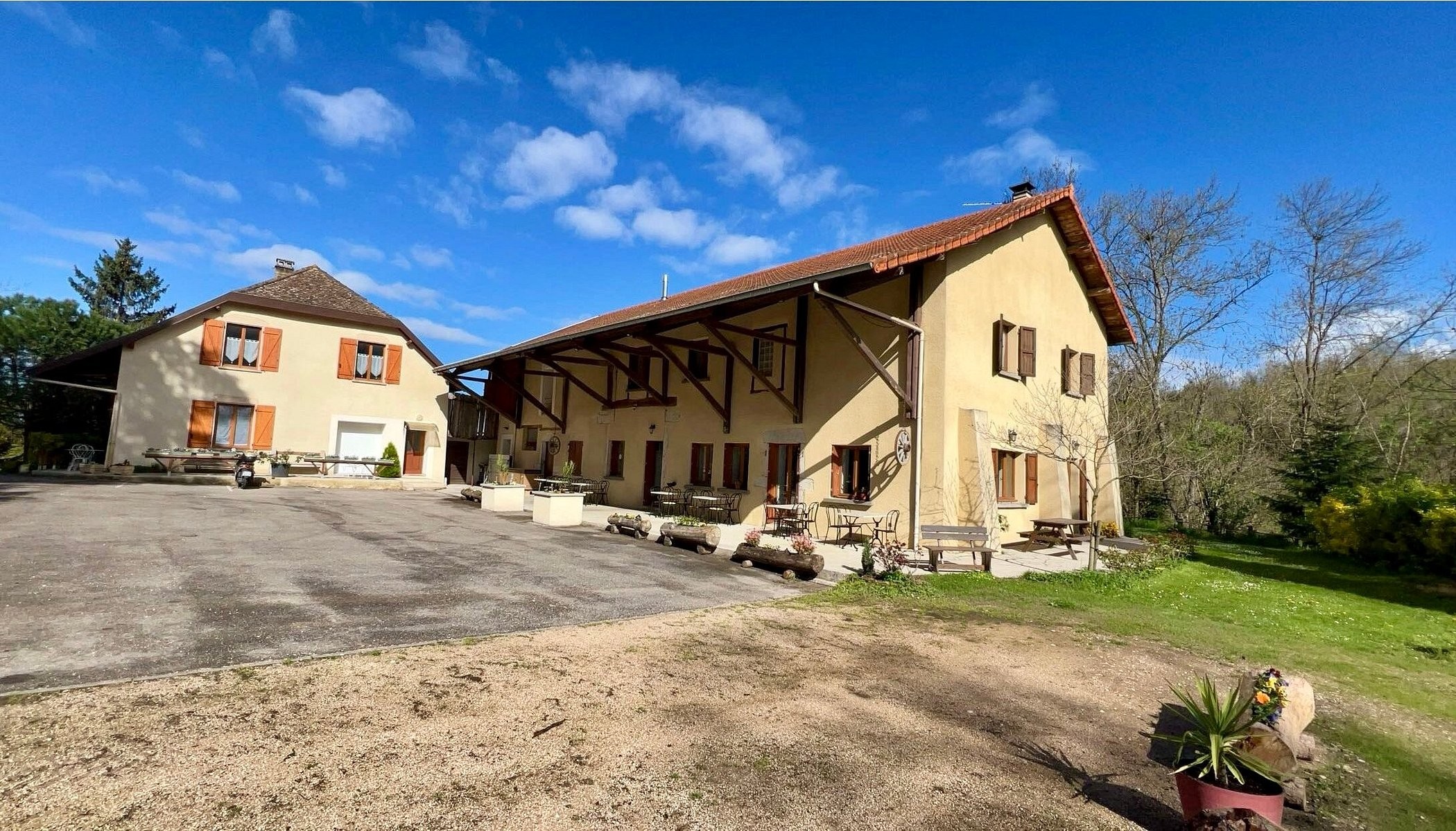 Gîte Le Champfort, Chambre d'Hôtes à Bourgoin-Jallieu