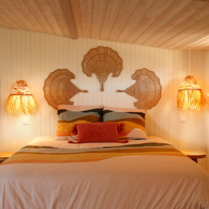 À L'ombre Du Grand Pin Chambre D'hôtes à Saint-Sylvestre-sur-Lot