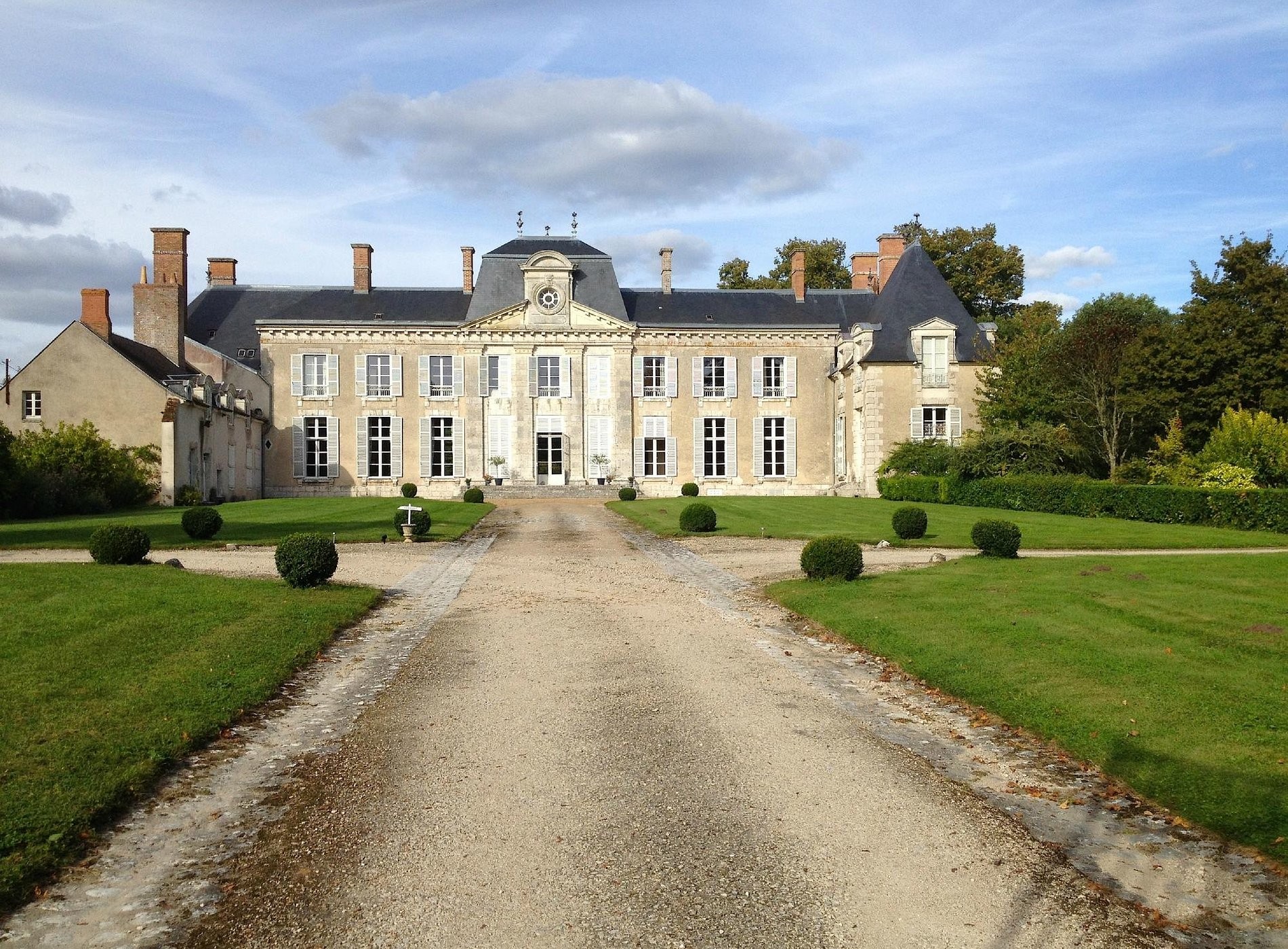 Chateau La Touanne / Loire Valley, Chambre d'Hôtes à Baccon