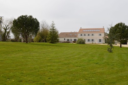 LE LOGIS DES LANGROTTES, Chambre d'Hôtes à Saint-Sornin