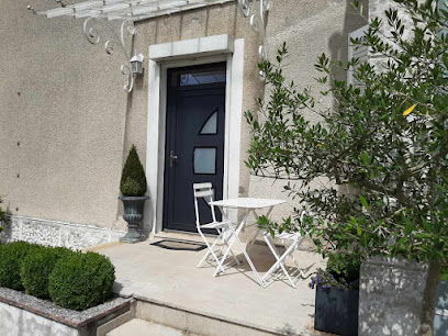 Gîte Des Agapanthes, Location De Vacances à Lacroix-sur-Meuse