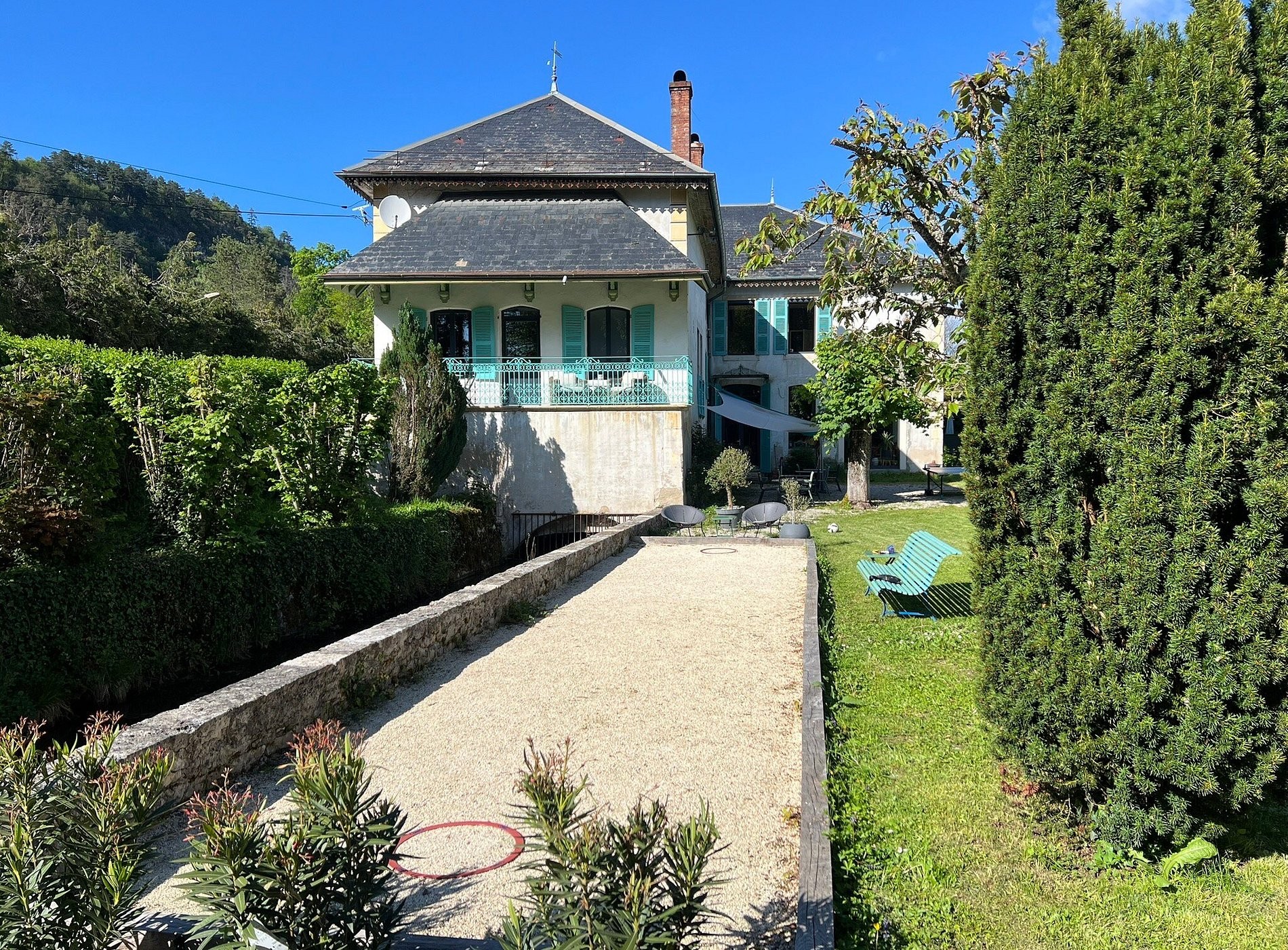 Le Moulin Chambres hôtes, Chambre d'Hôtes à Montréal-la-Cluse
