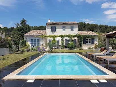 Villa les 3 Cyprès Luberon, Location de Vacances à Pertuis