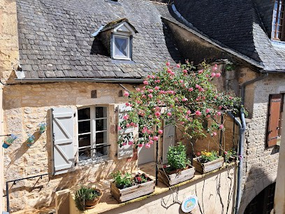 Gite la Maison Droite et Chambres d'hôte, Location de Vacances à Turenne