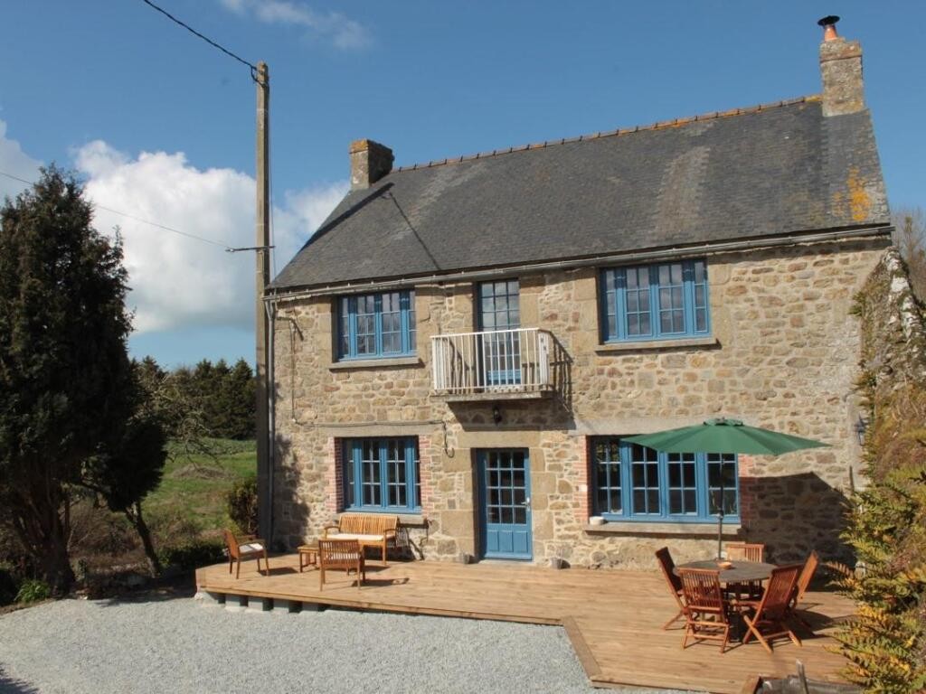 La Petite Ville Aze, Maison d'Hôtes à Saint-Coulomb