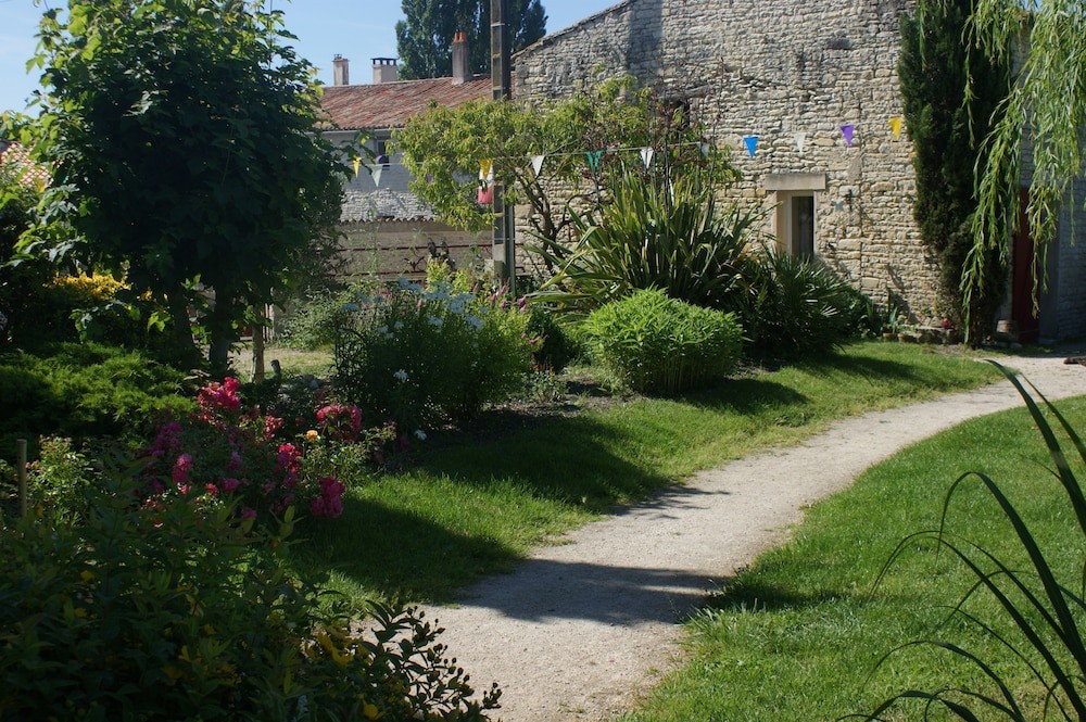 Chambres D'Hôtes & Lodges Insolites - Parc Du Coq à L'Âne, Chambre d'Hôtes à Saint-Georges-de-Rex