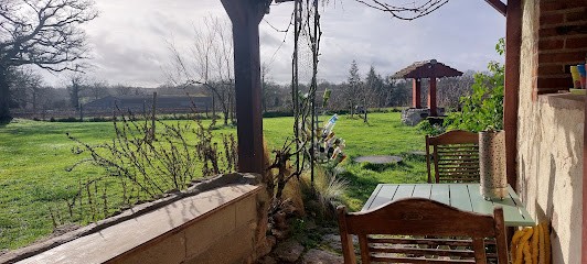 Gite Du Grand Chêne, Location de Vacances à Saint-Léger-Magnazeix