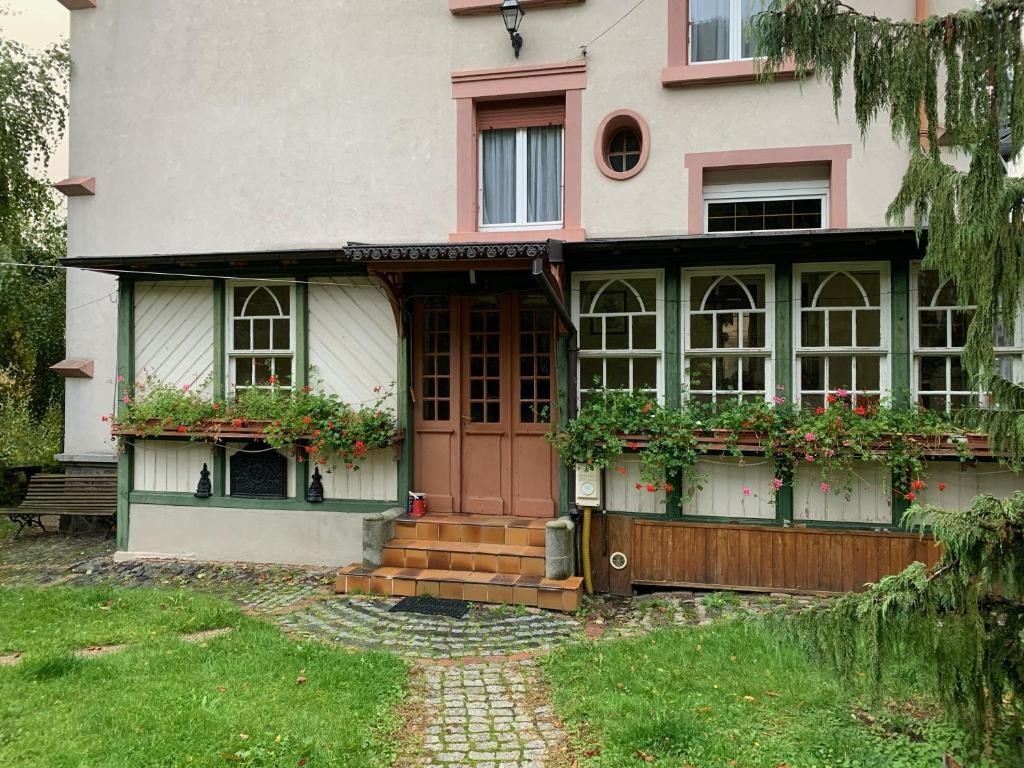 Chambre privée lit 140 pour étape 1er étage télé Wifi café thé, Chambre d'Hôtes à Saint-Amarin