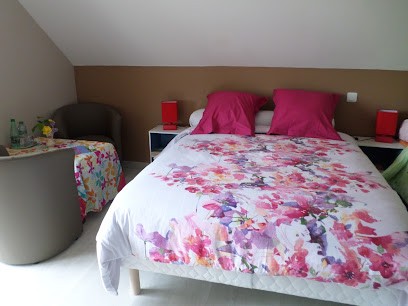 Le Poirier Roussel Bed And Breakfast, Chambre d'Hôtes à Saint-Denis-du-Maine