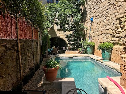 Commendable RentalsLLC, Location de Vacances à Uzès
