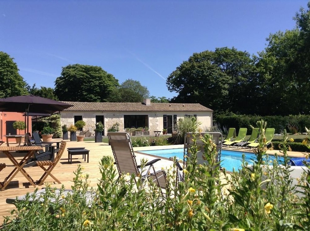 La Grange D'Aunis, Chambre d'Hôtes à Aigrefeuille-d'Aunis