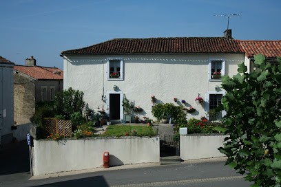 La Maison Blanche, Chambre d'Hôtes au Busseau